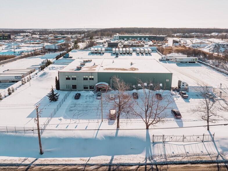 More Photos Of 500 Montée Labossière, Vaudreuil-dorion Service For Lease