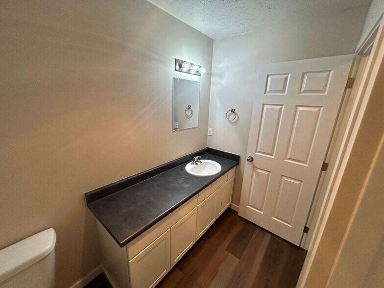 More Photos Of 308-318 W 3rd St, Cheney Apartments For Sale