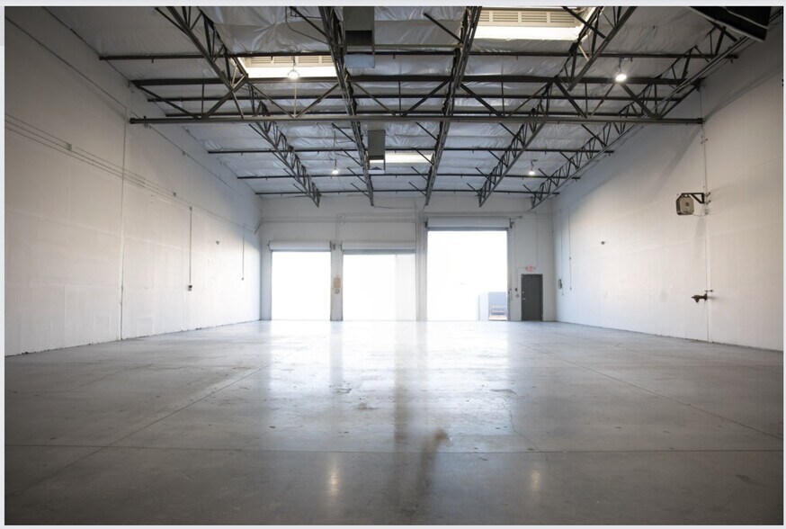 More Photos Of 4535 Statz St, North Las Vegas Warehouse For Lease
