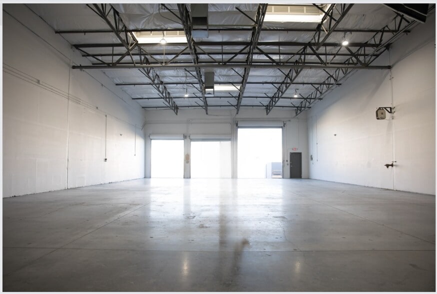 More Photos Of 4535 Statz St, North Las Vegas Warehouse For Sale