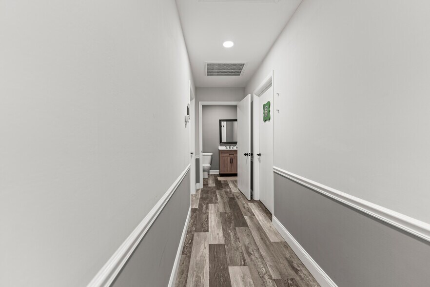 More Photos Of 4371 Charlotte Hwy, Clover Office For Sale