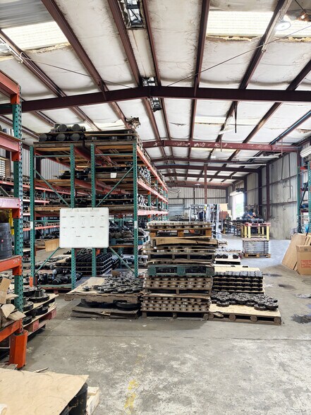 More Photos Of 1221 Indiana St, Humble Unknown For Lease