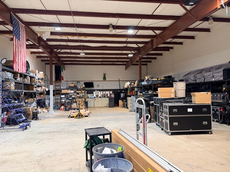 More Photos Of 501-513 Ley Rd, Fort Wayne Light Manufacturing For Lease