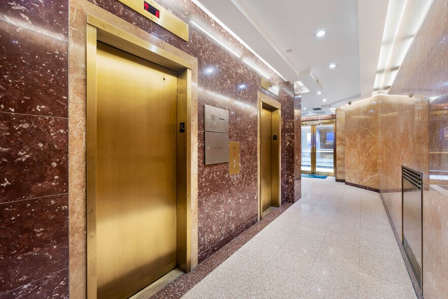 More Photos Of 29 W 36th St, New York Office For Lease