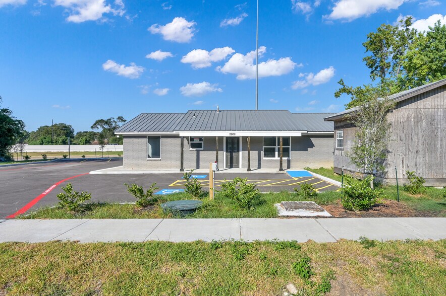 More Photos Of 28011 High Meadow Rd, Tomball Office Residential For Lease