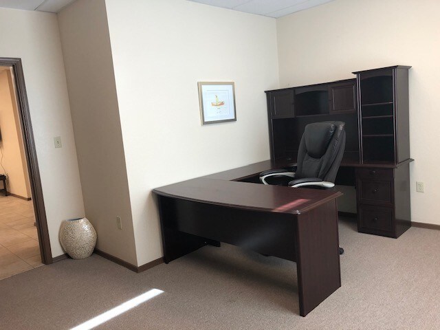 More Photos Of 3012 Mountain Pass Blvd, Anthony Office For Lease