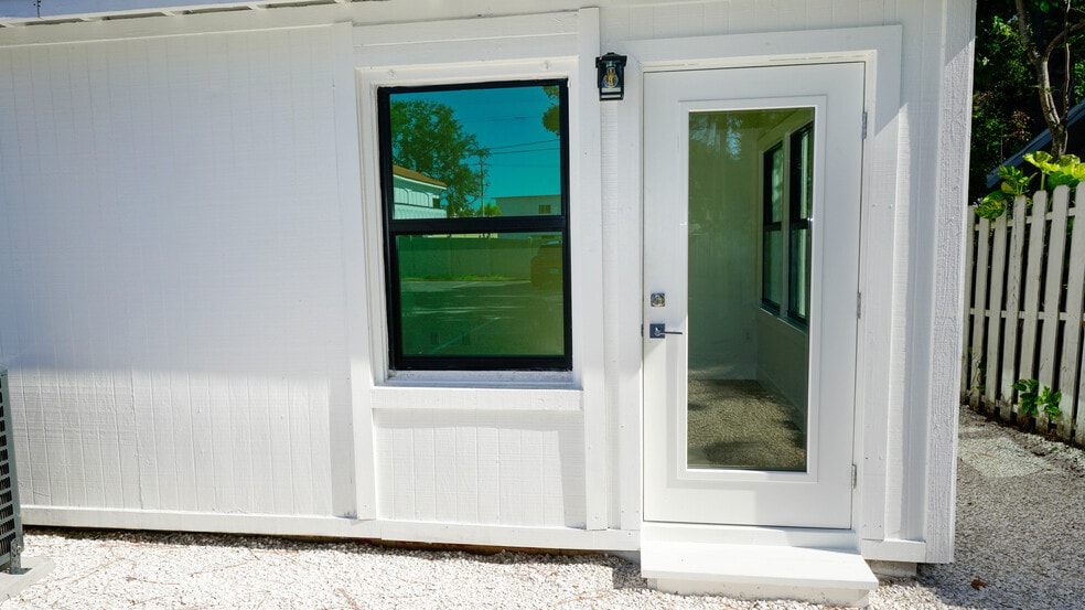 More Photos Of 2020 Rose St, Sarasota Medical For Lease