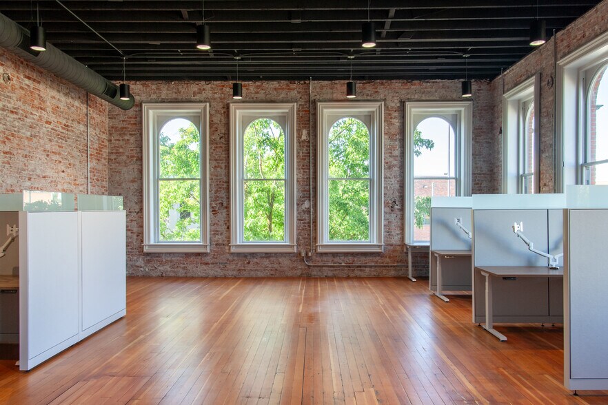 More Photos Of 28 E Main St, Walla Walla Office For Lease