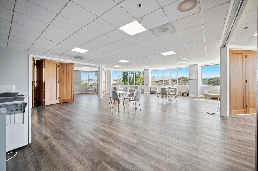 More Photos Of 28212 Kelly Johnson Pkwy, Valencia Medical For Lease