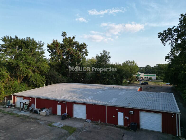 More Photos Of 831 E Peace St, Canton Distribution For Sale