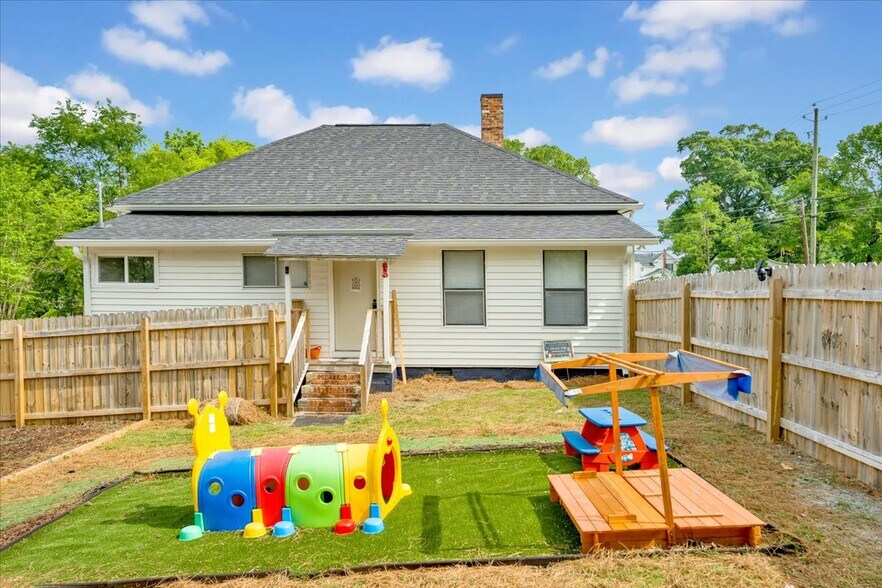 More Photos Of 607 12th Ave SW, Alabaster Specialty For Sale