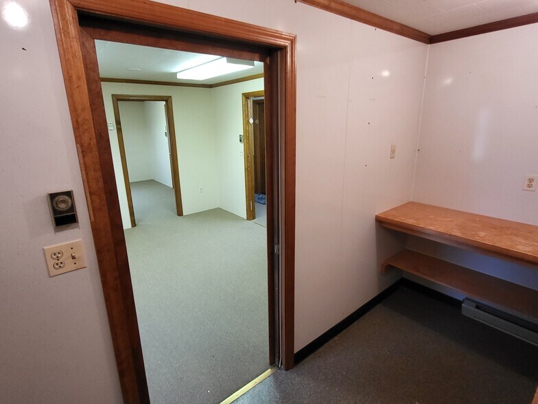 More Photos Of 506 Brookletts Ave, Easton Office For Sale