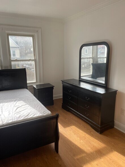 More Photos Of 31 Saint Andrews Pl, Yonkers Apartments For Sale