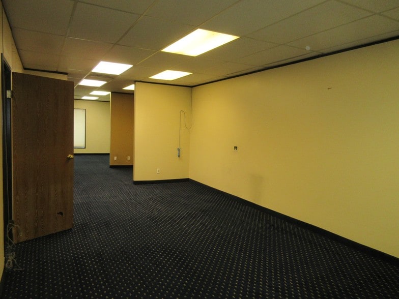 More Photos Of 2200 E 104th Ave, Thornton Office For Lease
