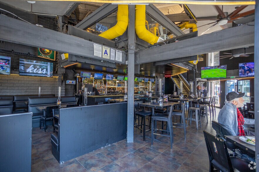 More Photos Of 266 S Palm Canyon Dr, Palm Springs Restaurant For Sale