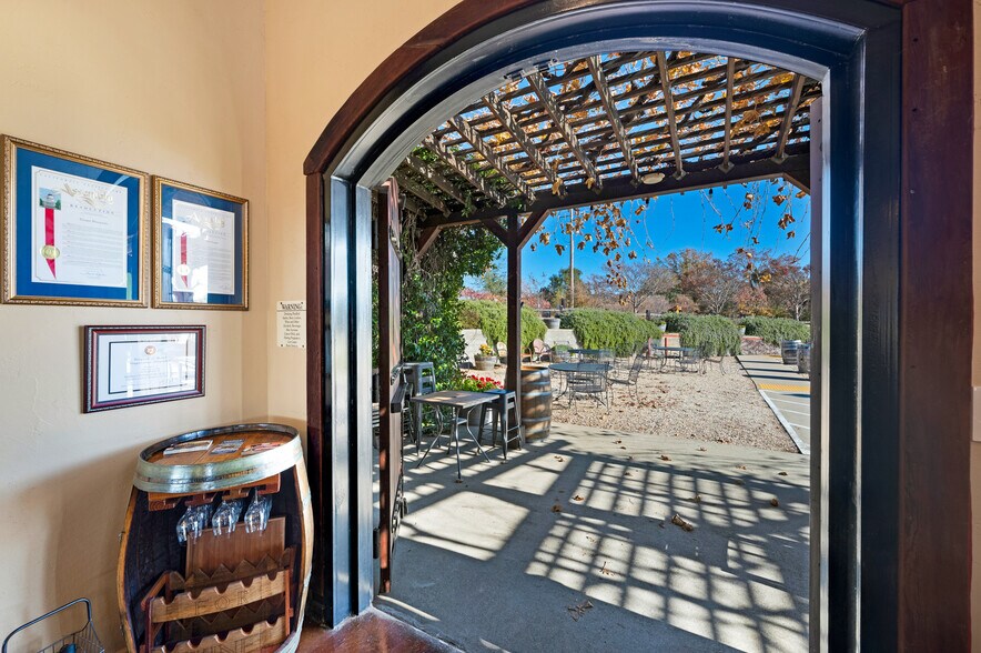 More Photos Of 21365 Shenandoah School Rd, Plymouth Winery Vineyard For Sale