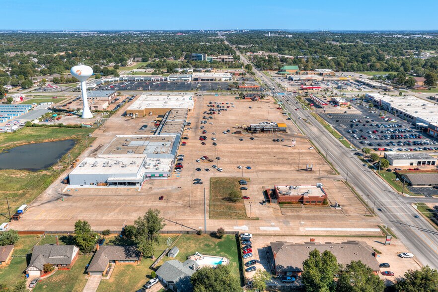 More Photos Of , Broken Arrow General Retail For Sale