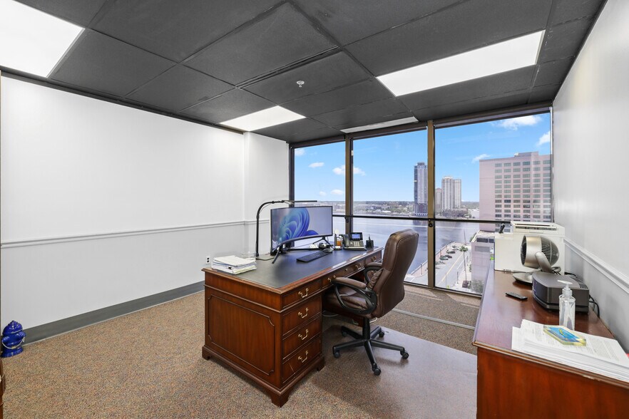 More Photos Of 233 E Bay St, Jacksonville Office For Sale