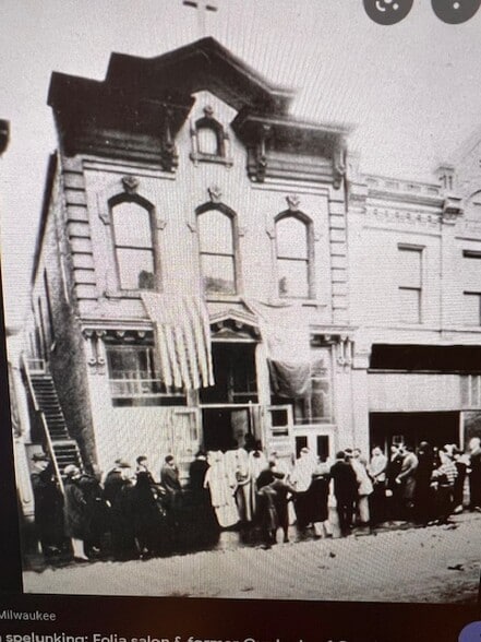 More Photos Of 719 S 5th St, Milwaukee Storefront Retail Residential For Sale