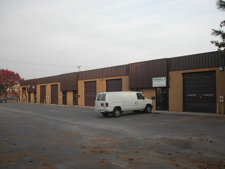 More Photos Of 1113 North Point Rd, Dundalk Flex For Lease