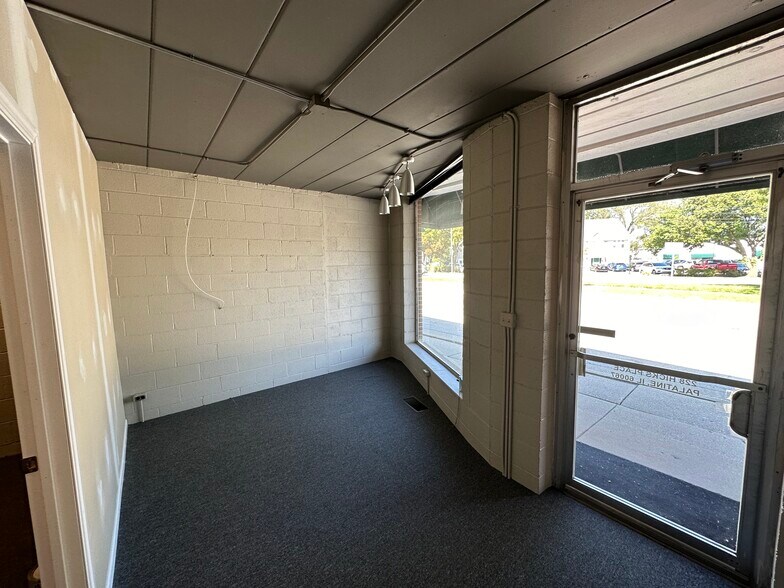 More Photos Of 220-230 Hicks Pl, Palatine Storefront Retail Residential For Sale