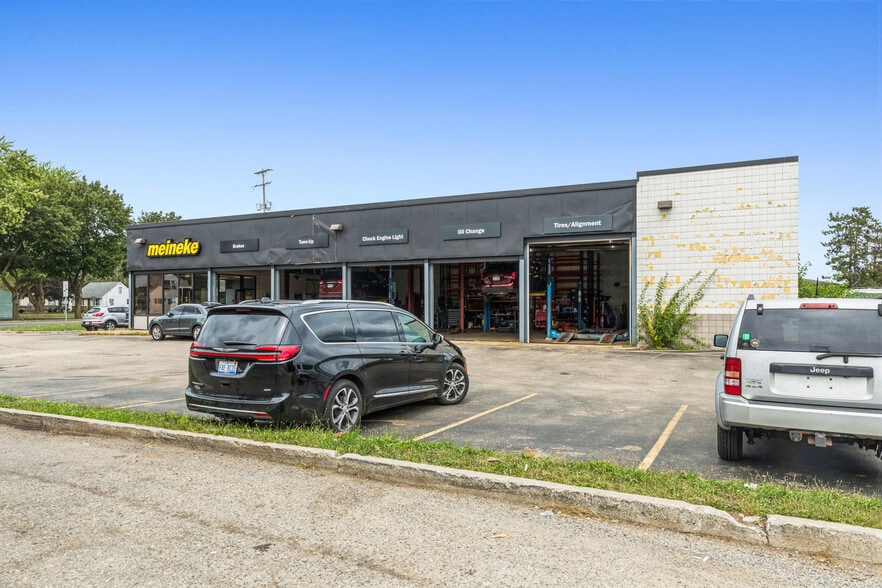 More Photos Of 2351 S Sprinkle Rd, Kalamazoo Auto Repair For Sale