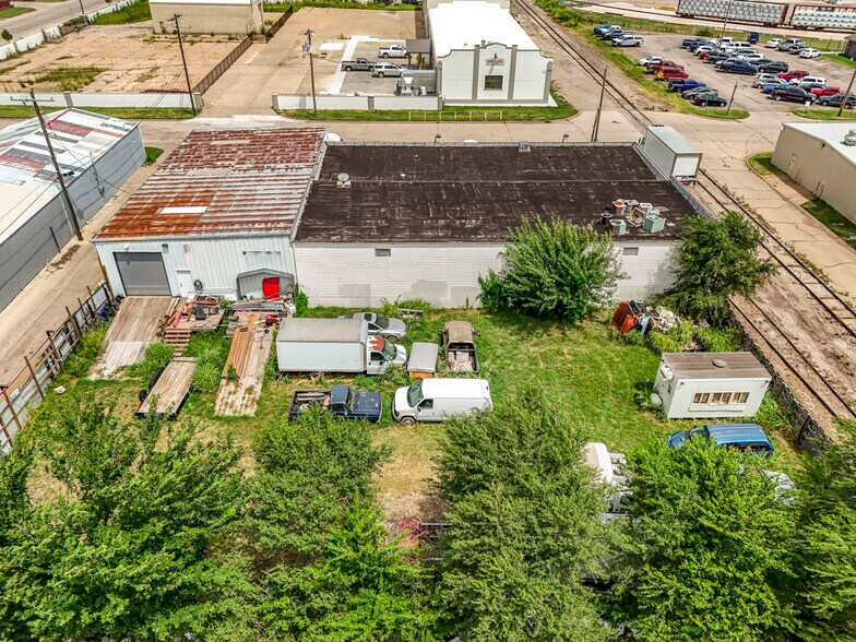 More Photos Of 925 E 19th St, Wichita Warehouse For Sale