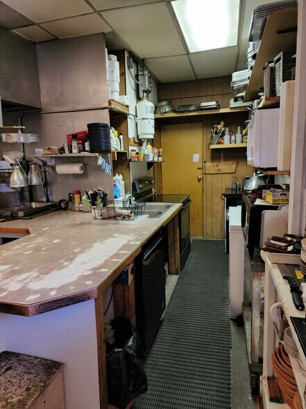 More Photos Of 121 S Perkins Ave, Madrid Restaurant For Sale