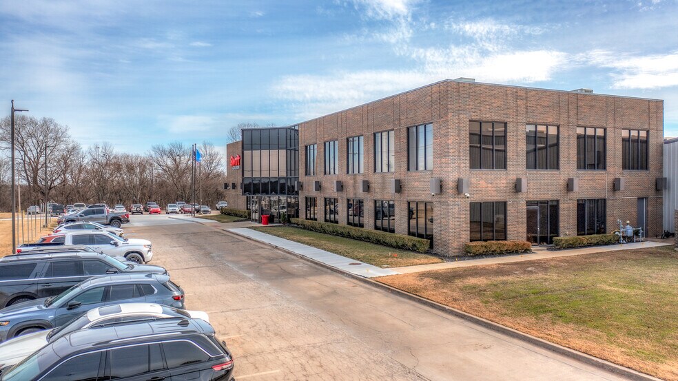 More Photos Of 20701 E 81st St, Broken Arrow Manufacturing For Sale