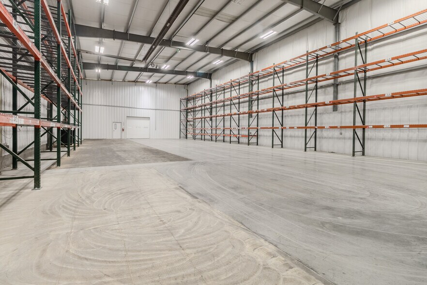 More Photos Of 5 B W Industrial, Washington Warehouse For Lease