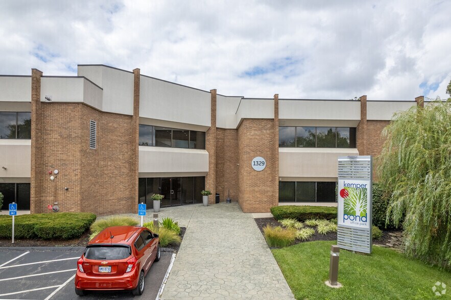 More Photos Of 1325 E Kemper Rd, Springdale Unknown For Lease