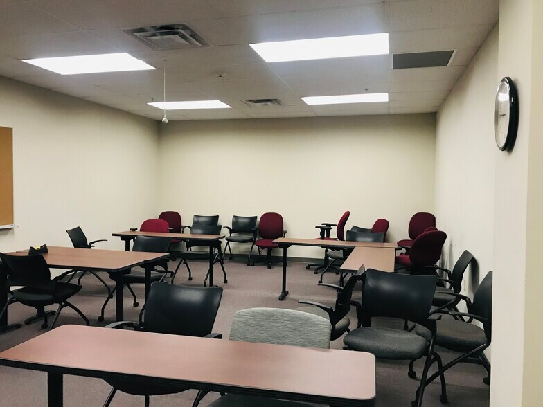 More Photos Of 202 N Duke St, Lancaster Office For Sale
