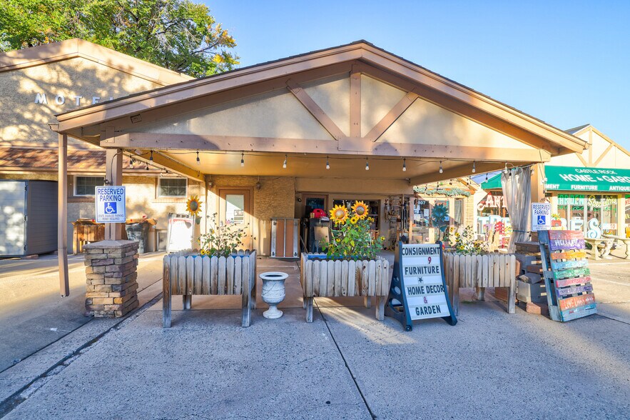 More Photos Of 807 Wilcox St, Castle Rock Storefront For Sale