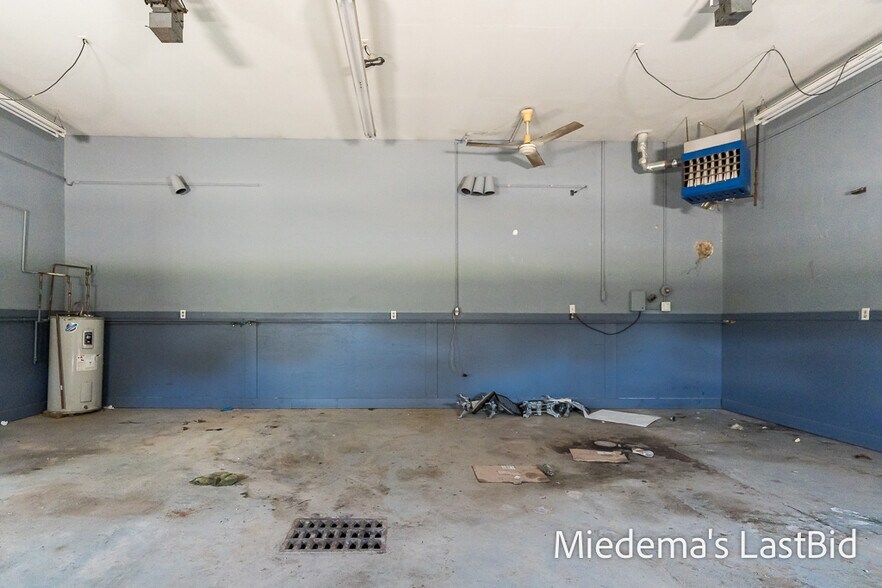 More Photos Of 1633 S Hanover, Hastings Auto Repair For Sale