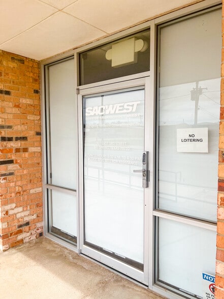 More Photos Of 711 E 3rd St, Big Spring Office For Lease