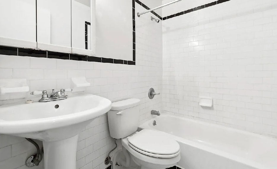 More Photos Of 160 Front St, New York Apartments For Sale