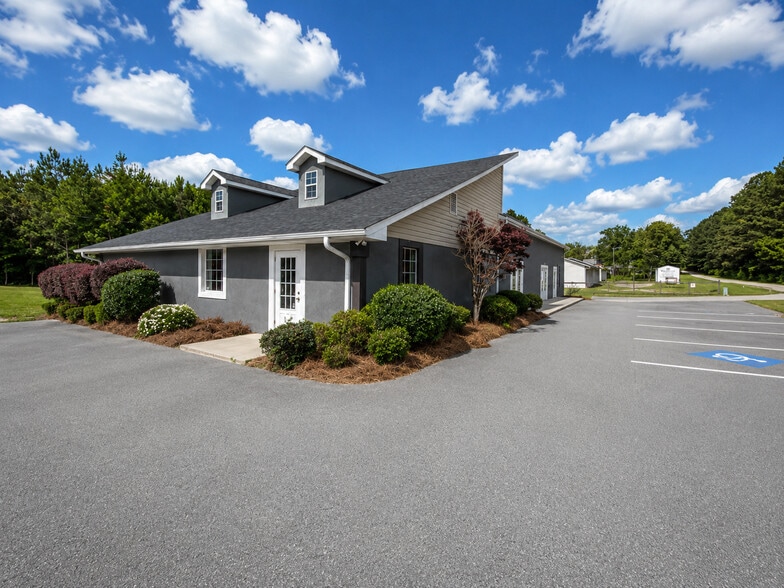 More Photos Of 272 Highway 41 N, Barnesville Office For Sale