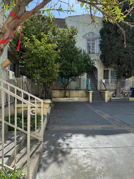 More Photos Of 116-124 S Mathews St, Los Angeles Apartments For Sale