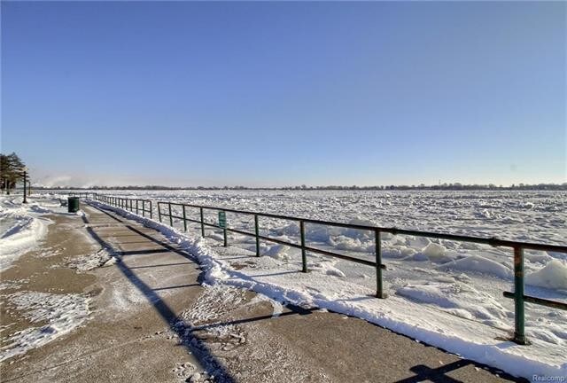 More Photos Of 256 S Water St, Marine City Storefront Retail Residential For Lease