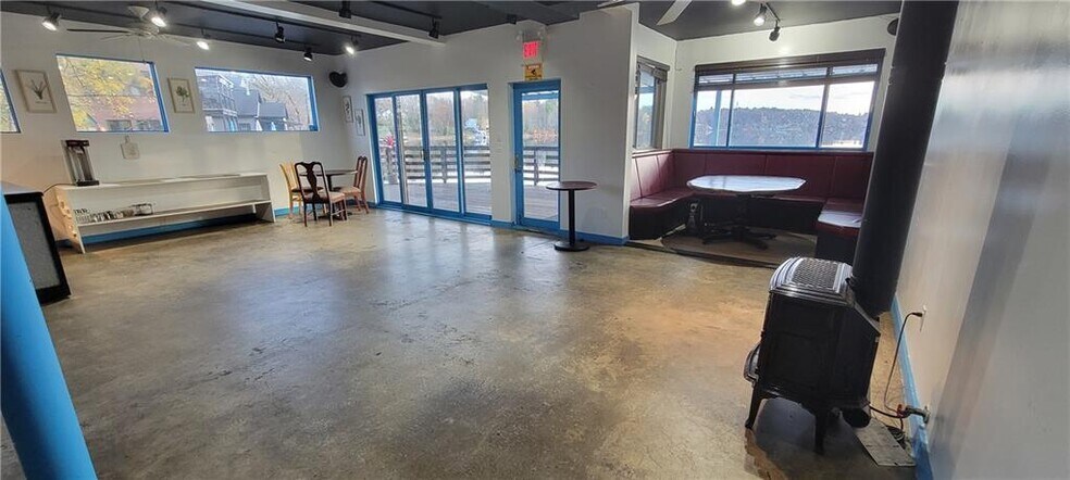 More Photos Of 13 Horseshoe Lake Rd, Kauneonga Lake Restaurant For Sale