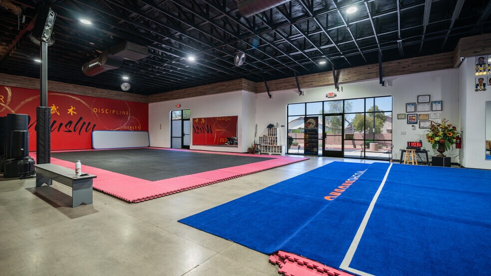 More Photos Of 700 N Cooper Rd, Gilbert Office For Sale