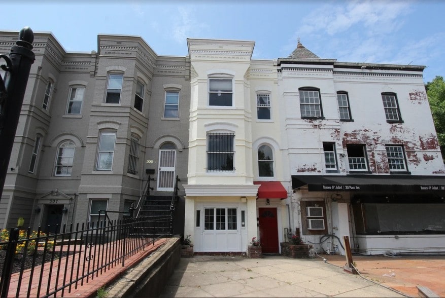 More Photos Of 303 Massachusetts Ave NE, Washington Office For Sale