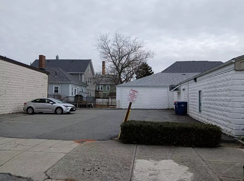 More Photos Of 30 Brigham St, New Bedford Medical For Lease