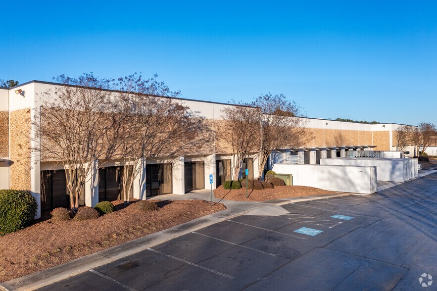 Primary Photo Of 5044 S Royal Atlanta Dr, Tucker Warehouse For Lease