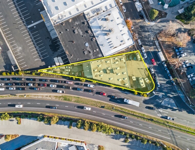 More Photos Of 2001-2005 Spring St, Redwood City Service For Sale