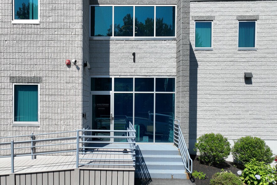 More Photos Of 1 Connector Rd, Andover Office For Sale