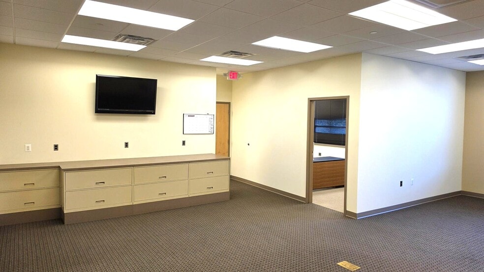 More Photos Of 43676 Trade Center Pl, Sterling Light Manufacturing For Sale