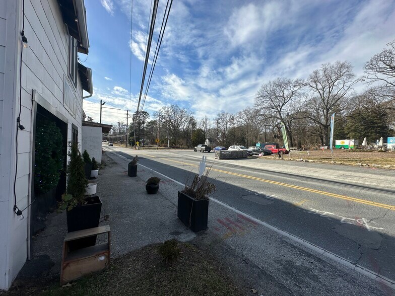 More Photos Of 45 W Earleigh Heights Rd, Severna Park Storefront For Lease