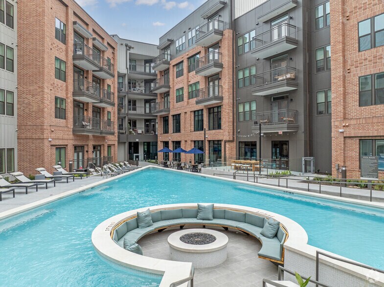 More Photos Of 760 Airport Blvd, Austin Apartments For Lease