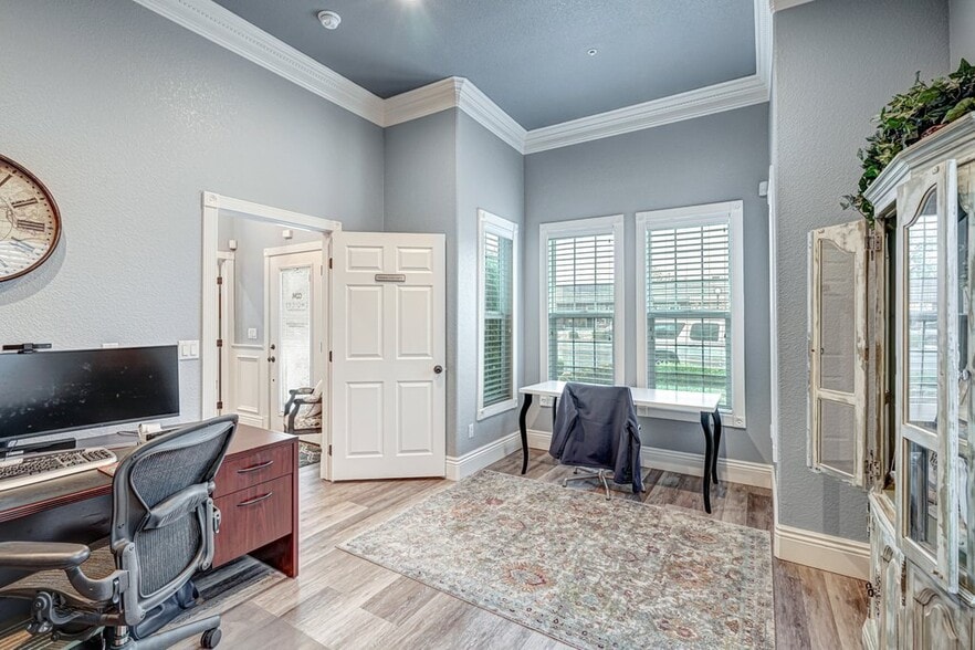 More Photos Of 8330 Brentwood Blvd, Brentwood Medical For Lease